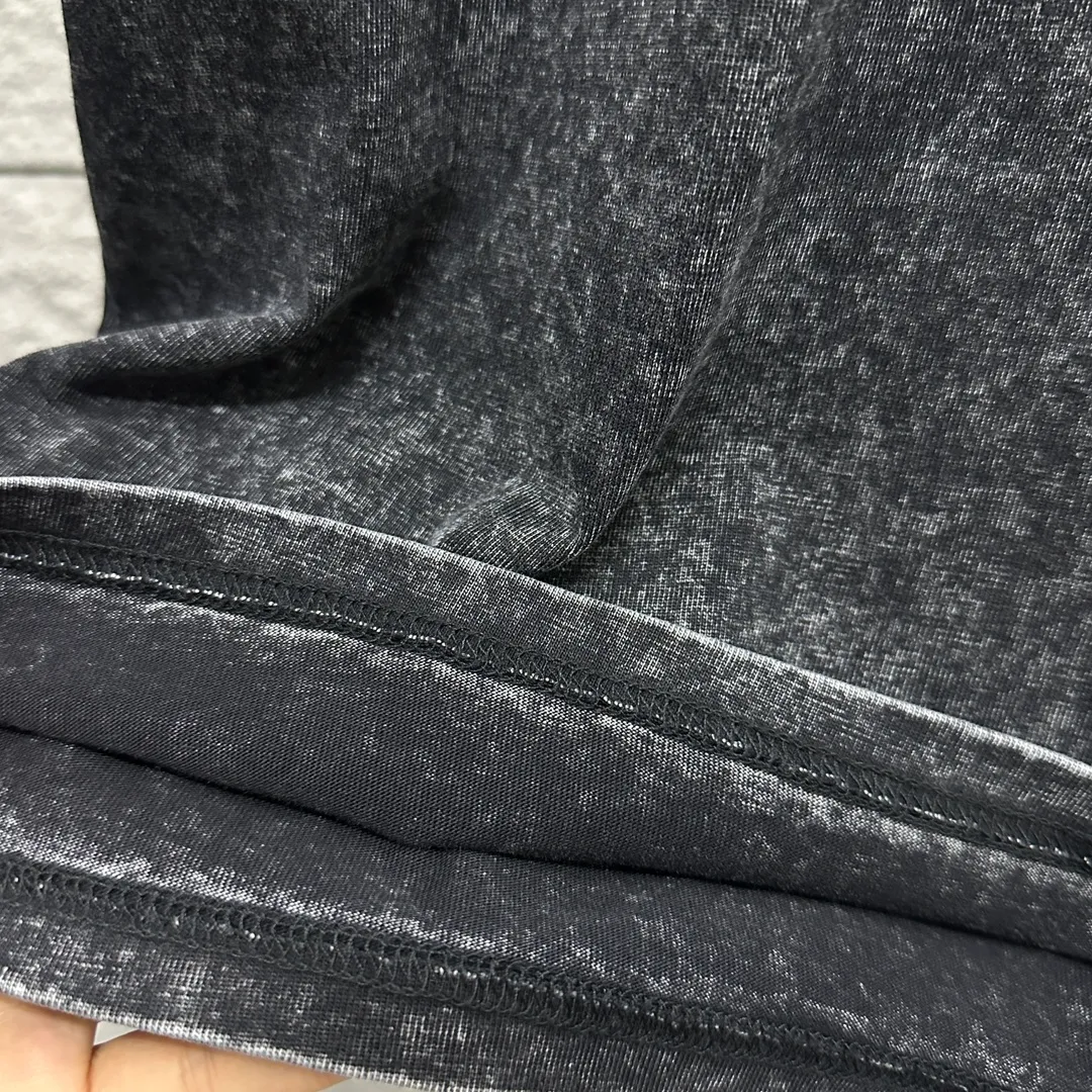🅿️180 CH Crow Heart* 2025 spring and summer new style Snowflake distressed washed retro round neck short sleeves Chest logo Horseshoe print Customized fabric Short-sleeved T-shirt Unisex Size: S M L XL XXL Color: Snowflake Black Snowflake Gray Snowflake Pink Snowflake Blue
